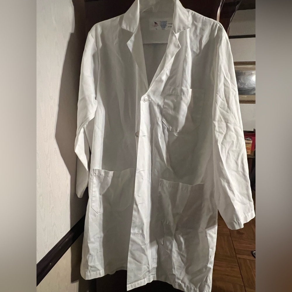 Men's White Coat - Picture 2 of 4